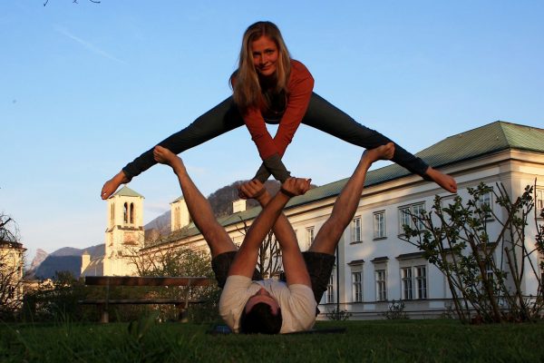 Partnerakrobatik-Training